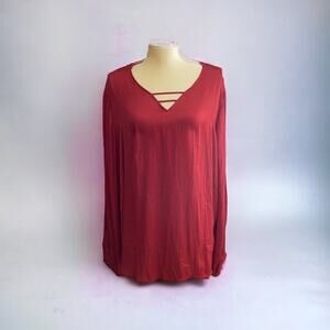 Maurices Red Blouse Size 2 Long Sleeve Shirt Keyhole Front Silky Feel